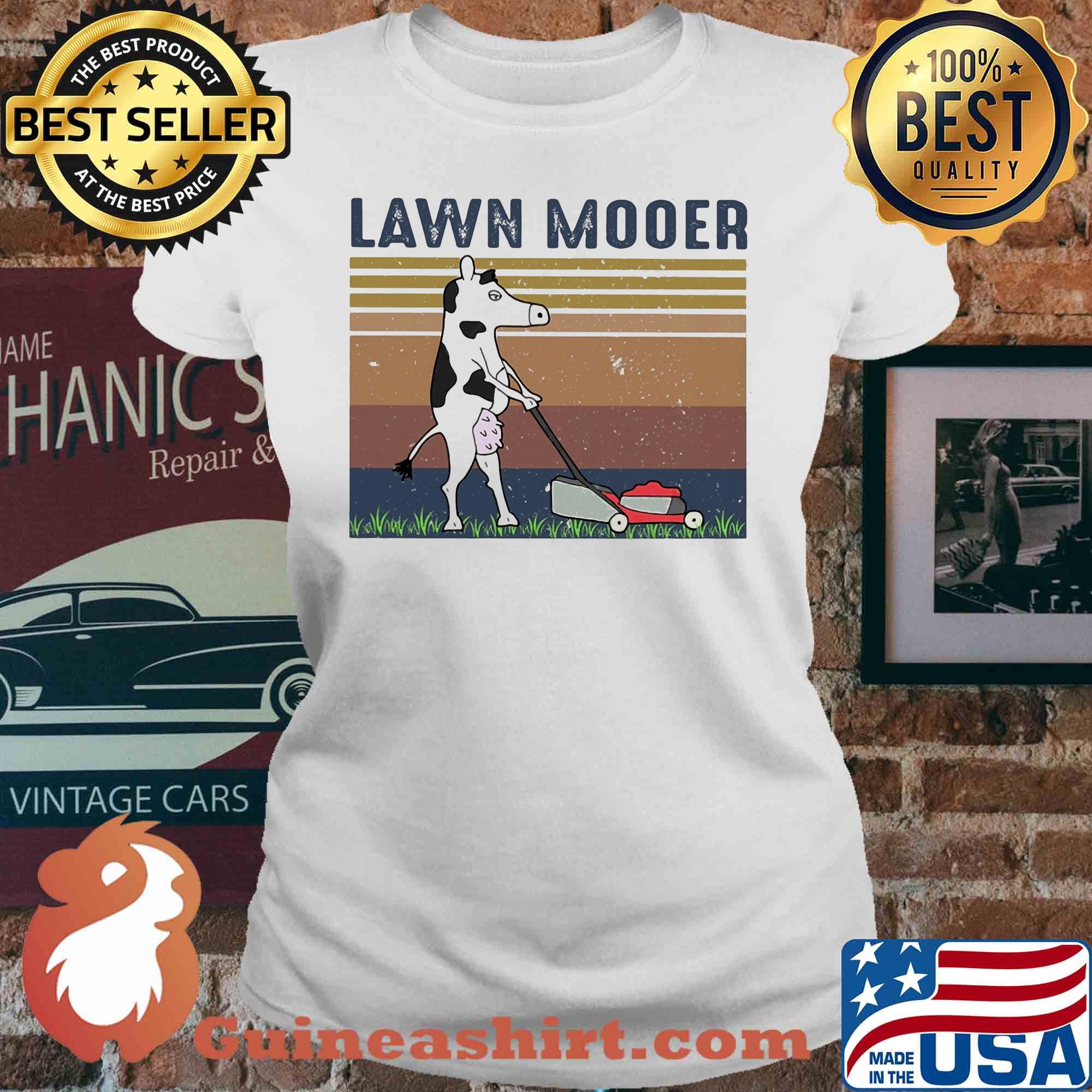 Lawn mooer cow vintage s V-neck
