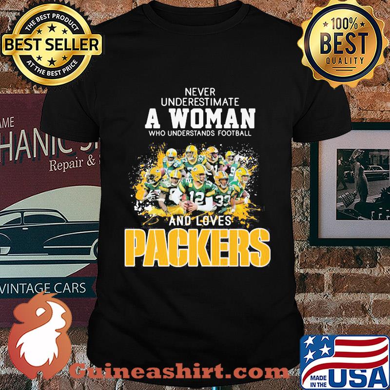 Never underestimate a woman who understands football and loves green bay packers shirt