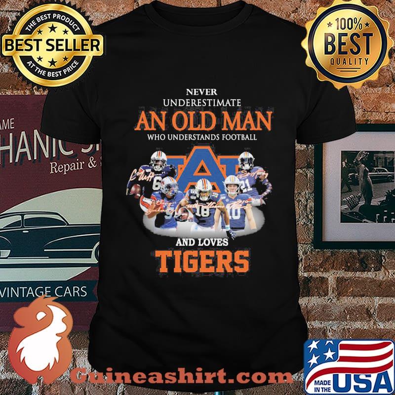 Never underestimate a woman who understands football and loves auburn tigers signatures shirt