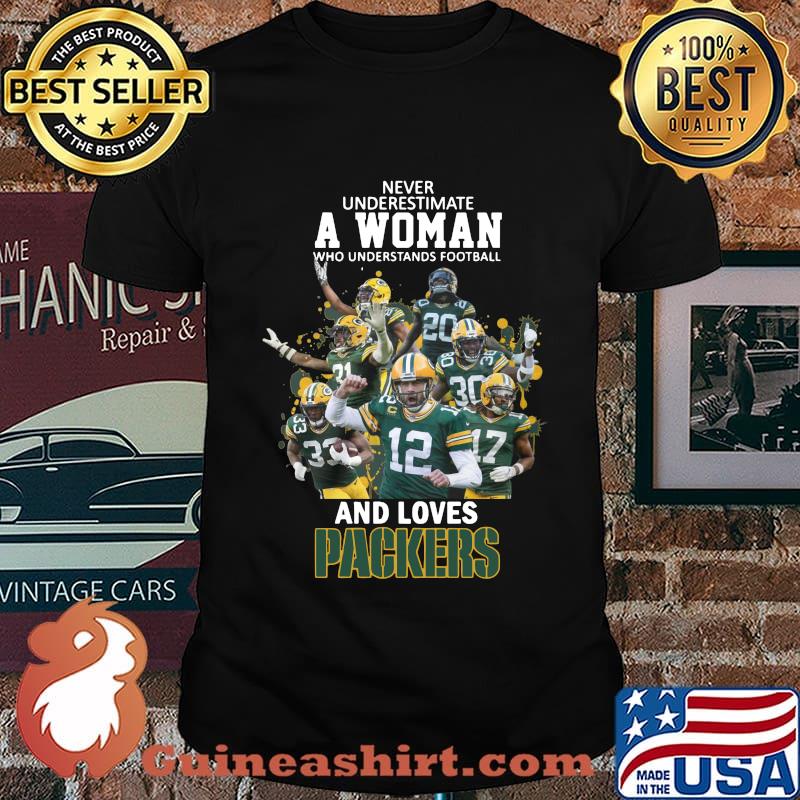 Never underestimate a woman who understands football and loves green bay packers shirt