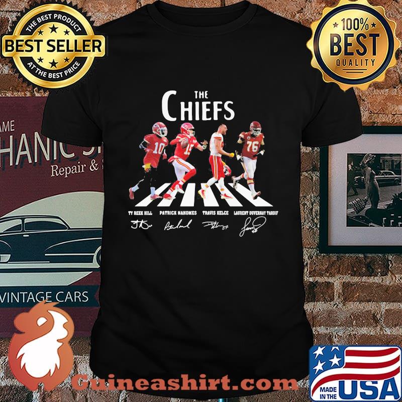 The kansas city chiefs crossing the line signatures shirt