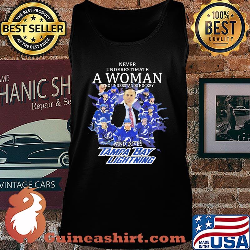 Never underestimate a woman who understands hockey and loves tampa bay lightning s Tank top