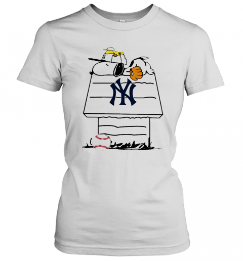 Snoopy Baseball New York Yankees Pullover T-Shirt Classic Mens T-shirt - Image 3