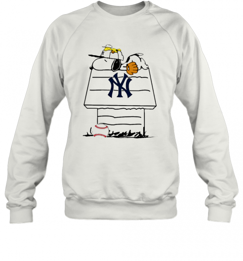 Snoopy Baseball New York Yankees Pullover T-Shirt Classic Mens T-shirt - Image 5