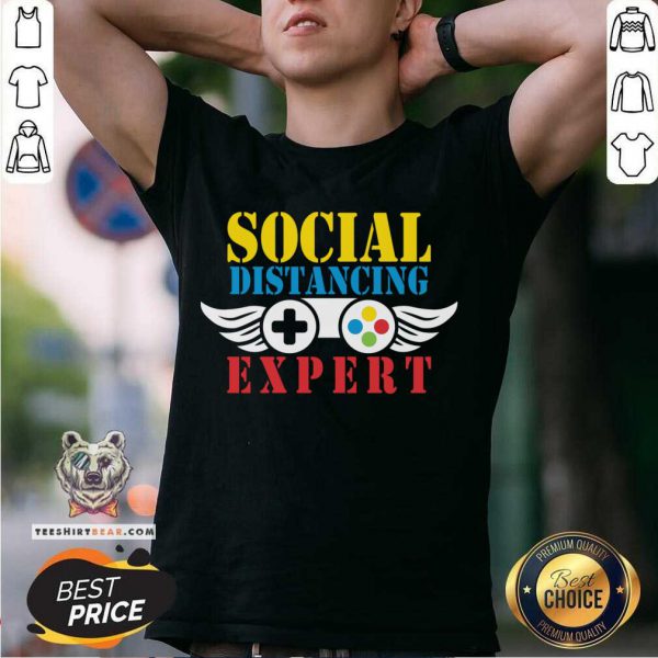 Great Social Distancing Expert Gaming Funny Vintage Video Gamer Gift T-Shirt