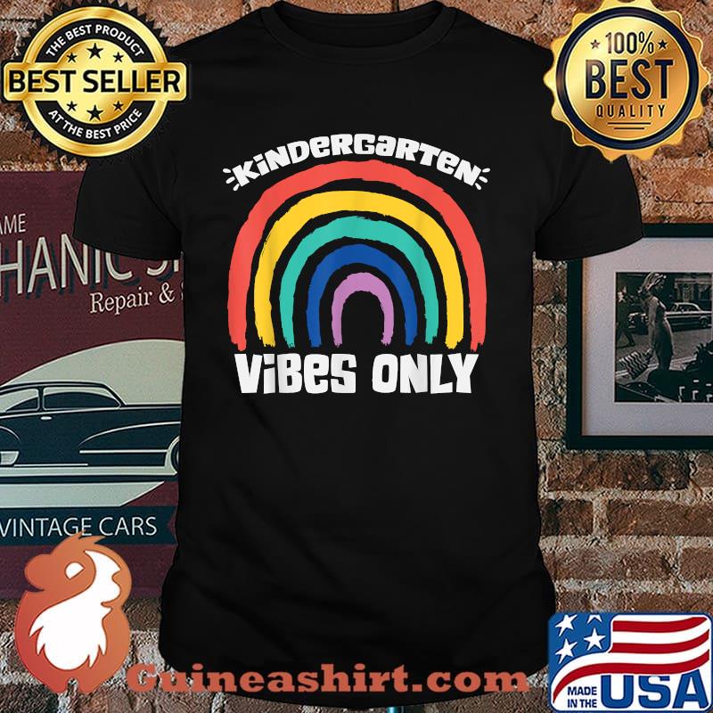 KINDERGARTEN VIBES ONLY Back To School Teacher Student Rainbow Retro T-Shirt