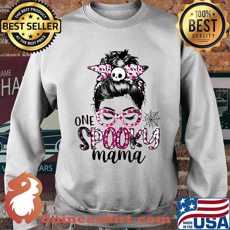 One Spooky Mama October Wear Pink Halloween Pattern T-Shirt Sweater