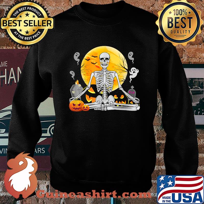 Yoga Meditating for Men and Women Yoga Pumpkin Halloween T-Shirt Sweater