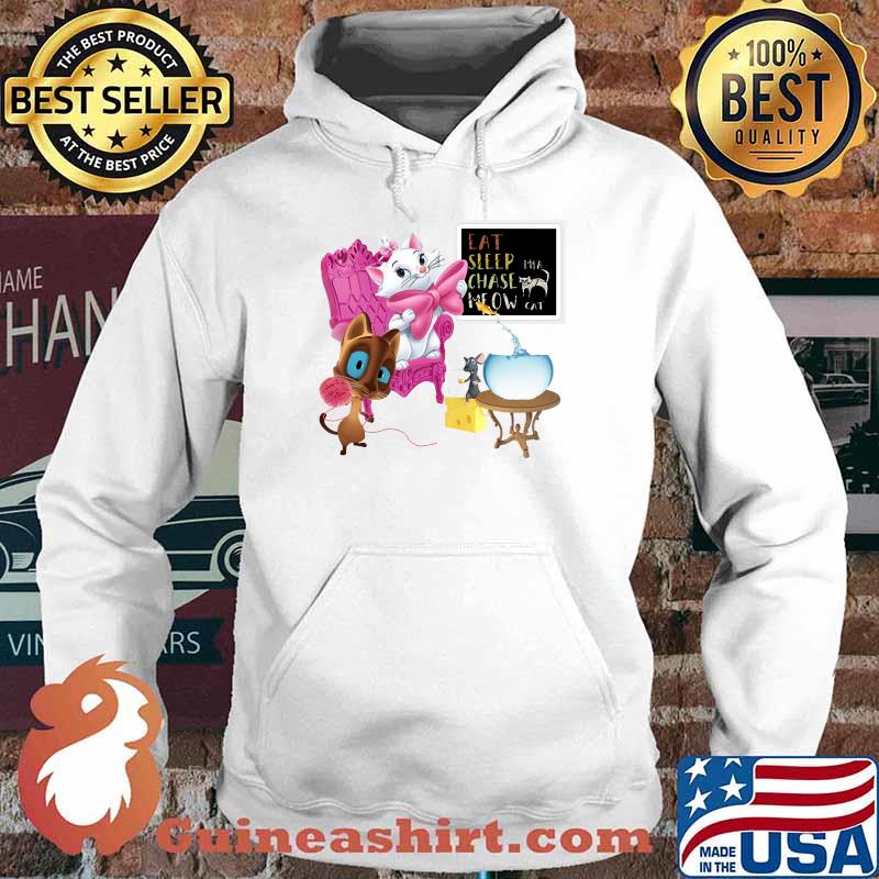 Marie and friends play together peacefully D Classic T-Shirt Hoodie