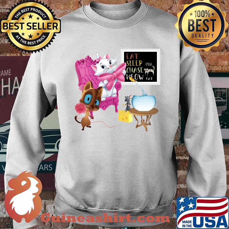 Marie and friends play together peacefully D Classic T-Shirt Sweater