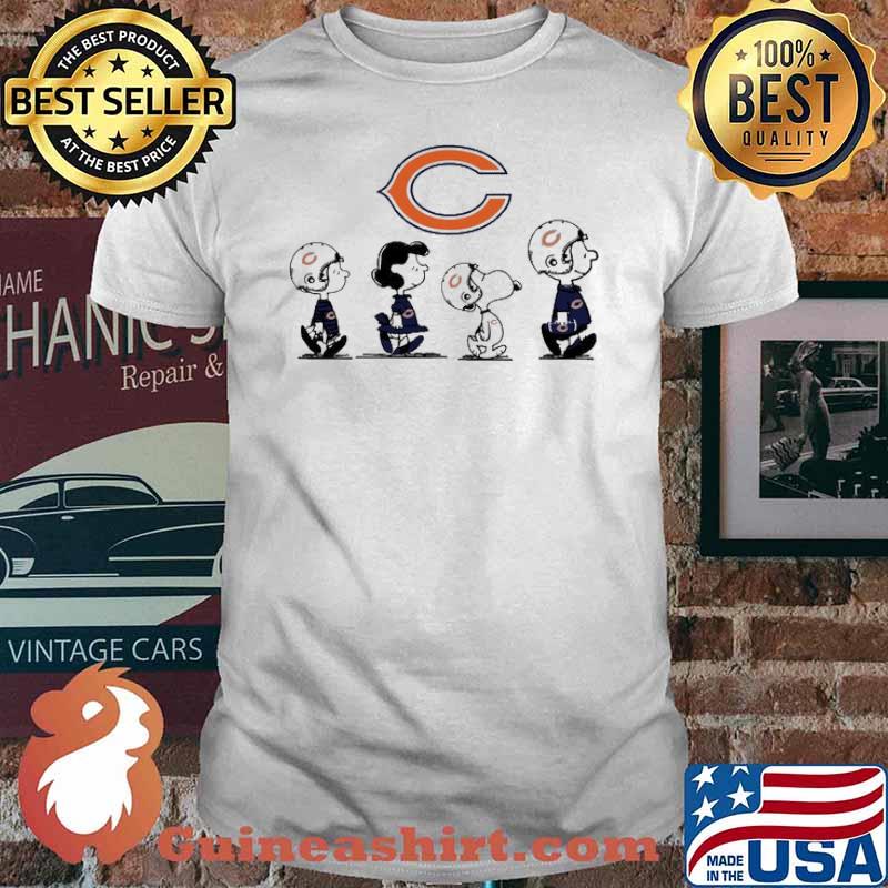 Peanuts Chicago Snoopy and Charlie Brown playing football shirt