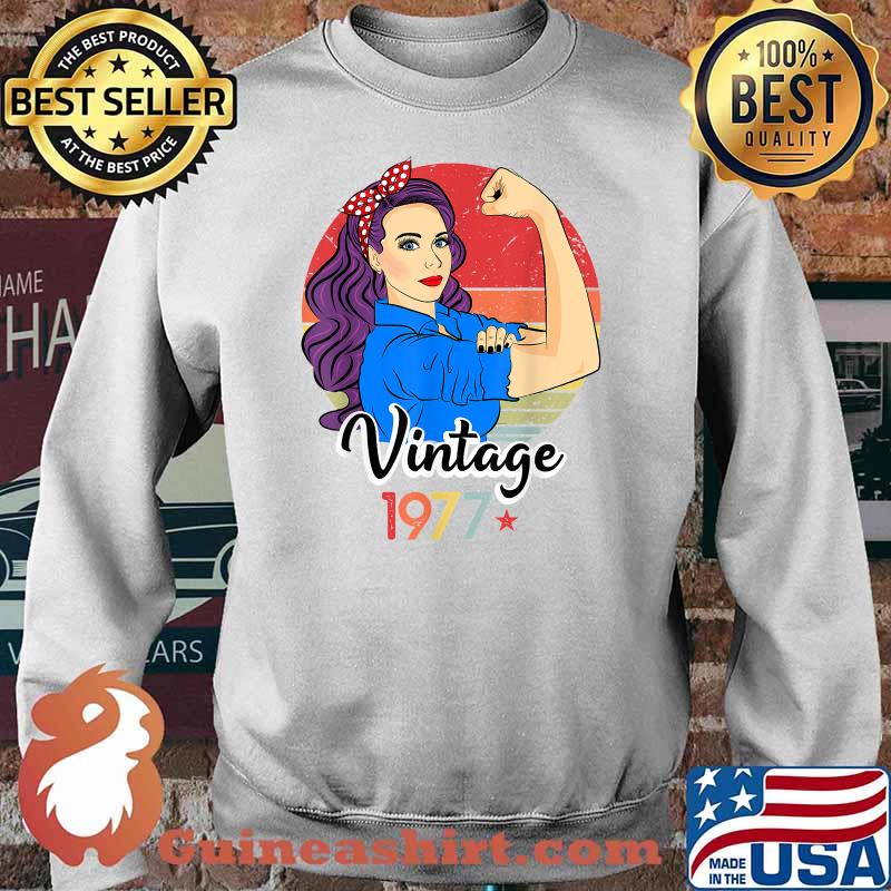 Vintage 1977 Female Strong Woman 44 Years Old 44th Birthday T-Shirt Sweater