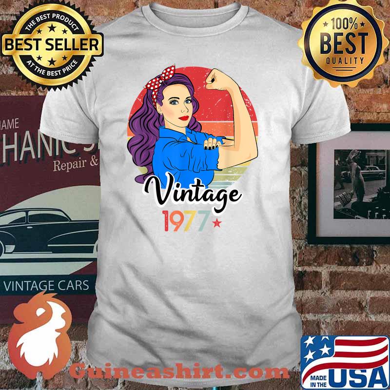 Vintage 1977 Female Strong Woman 44 Years Old 44th Birthday T-Shirt