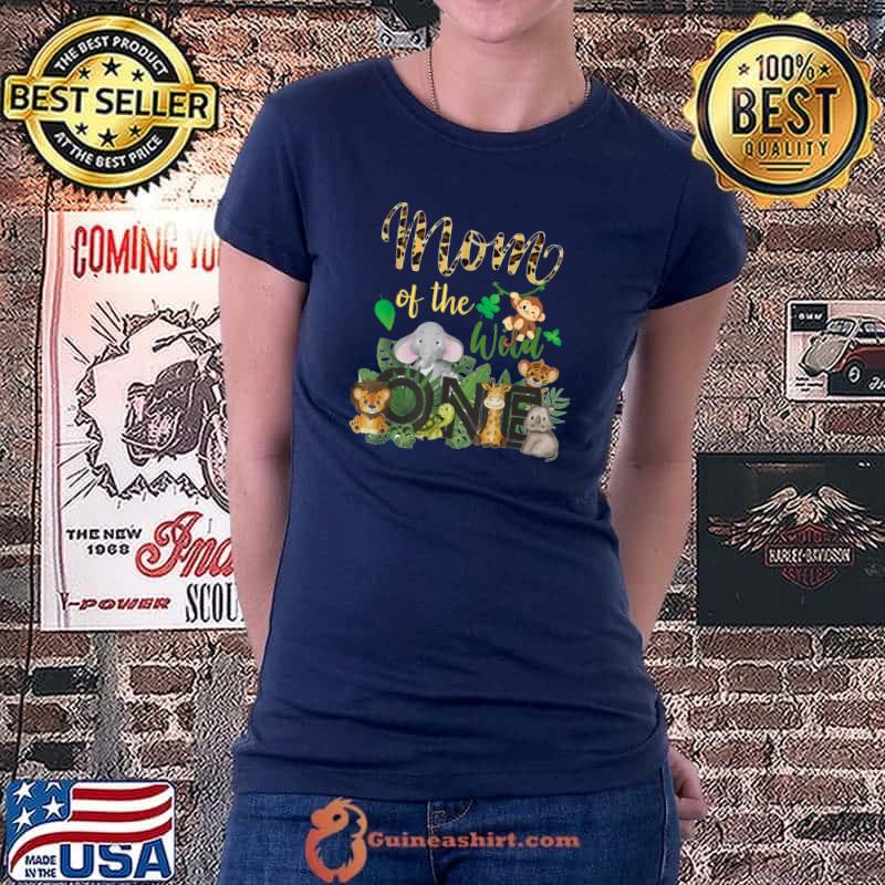 Premium mom Of The Wild One Zoo Birthday Mom Birthday Jungle Animal T-Shirt