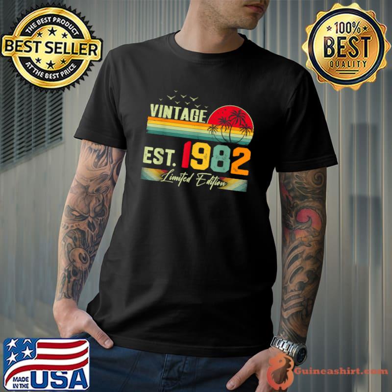Funny 40 Years Old Awesome Vintage 1982 Retro 40th Birthday Party T-Shirt