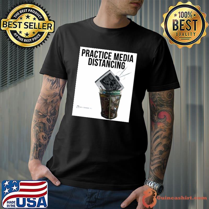 Luke rudkowskI practice media distancing shirt