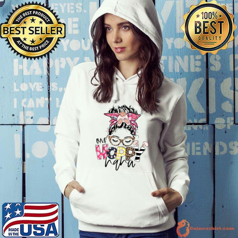 One Hoppy Nana Leopard Messy Bun Bunny Nana Easter Day T-Shirt