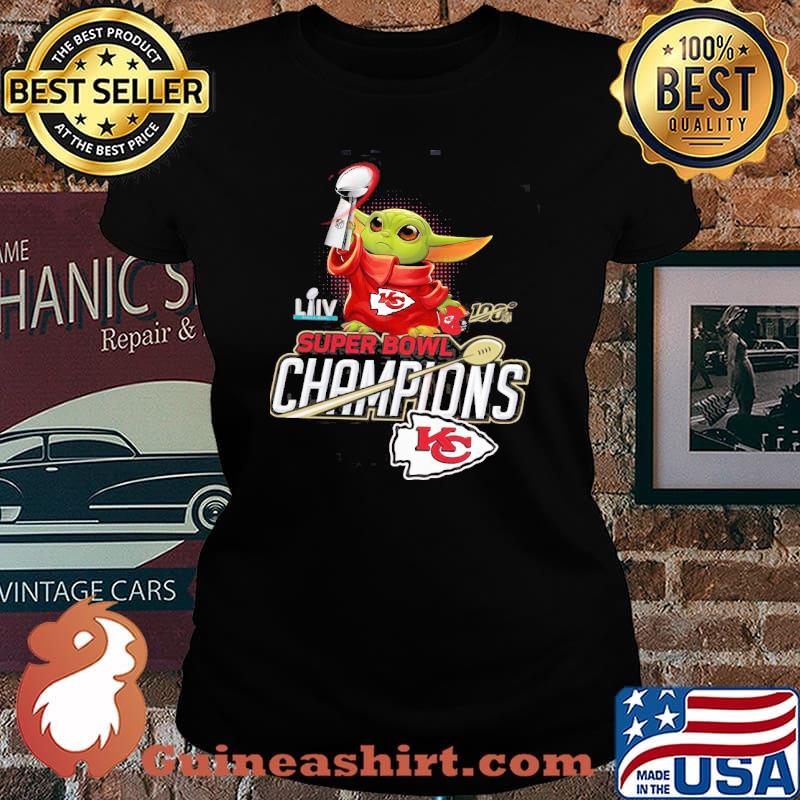 Baby Yoda hug super bowl champions Kansas city Chiefs shirt