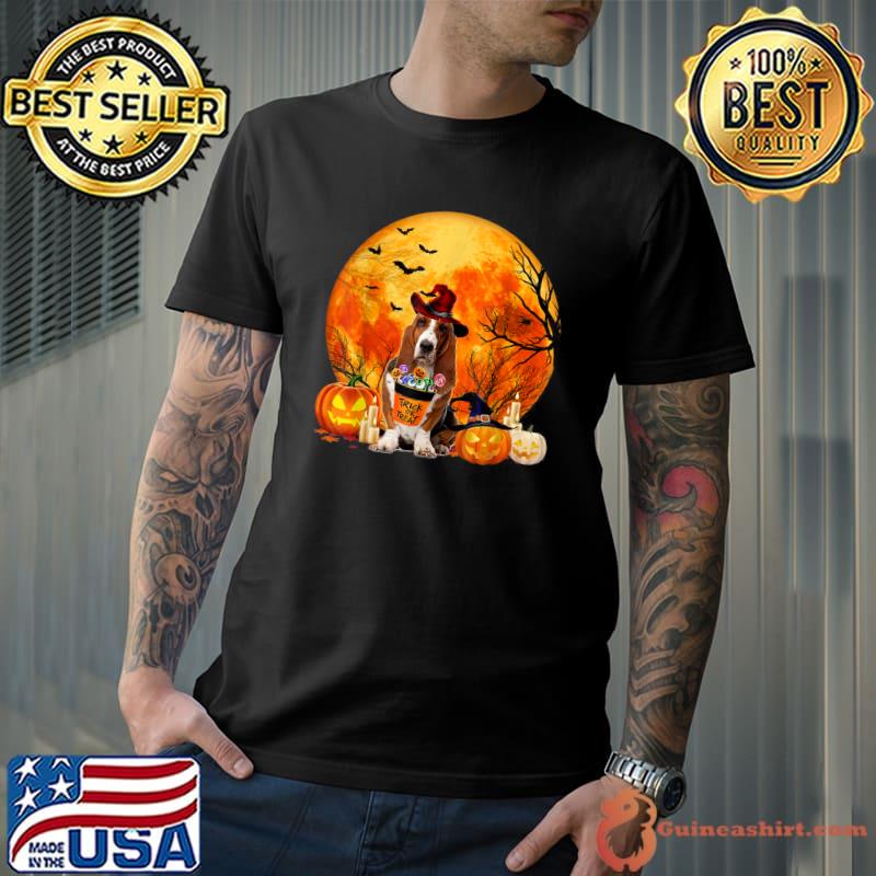 Basset Hound Dog Witch Pumpkin Halloween Costume Blood Moon T-Shirt