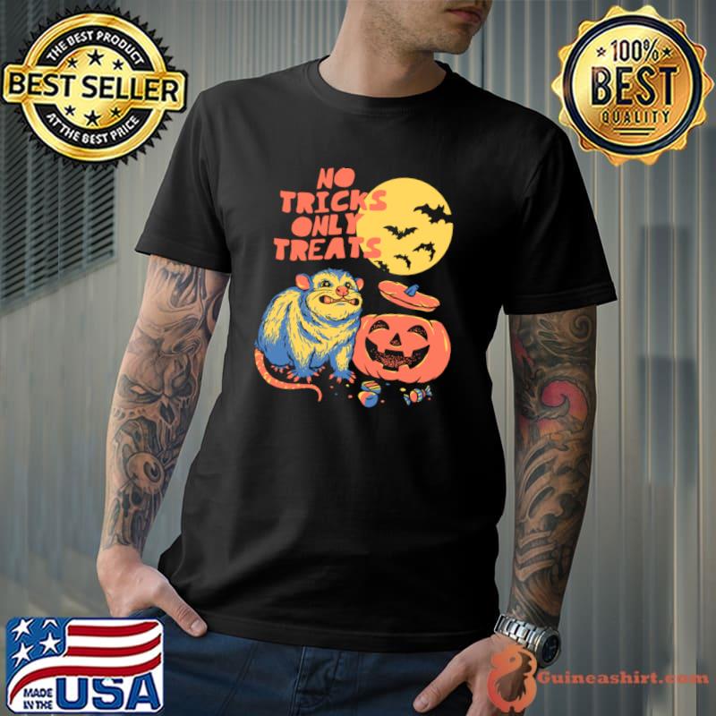 Halloween Possum No Tricks Only Treats Pumpkin Bats Moon T-Shirt