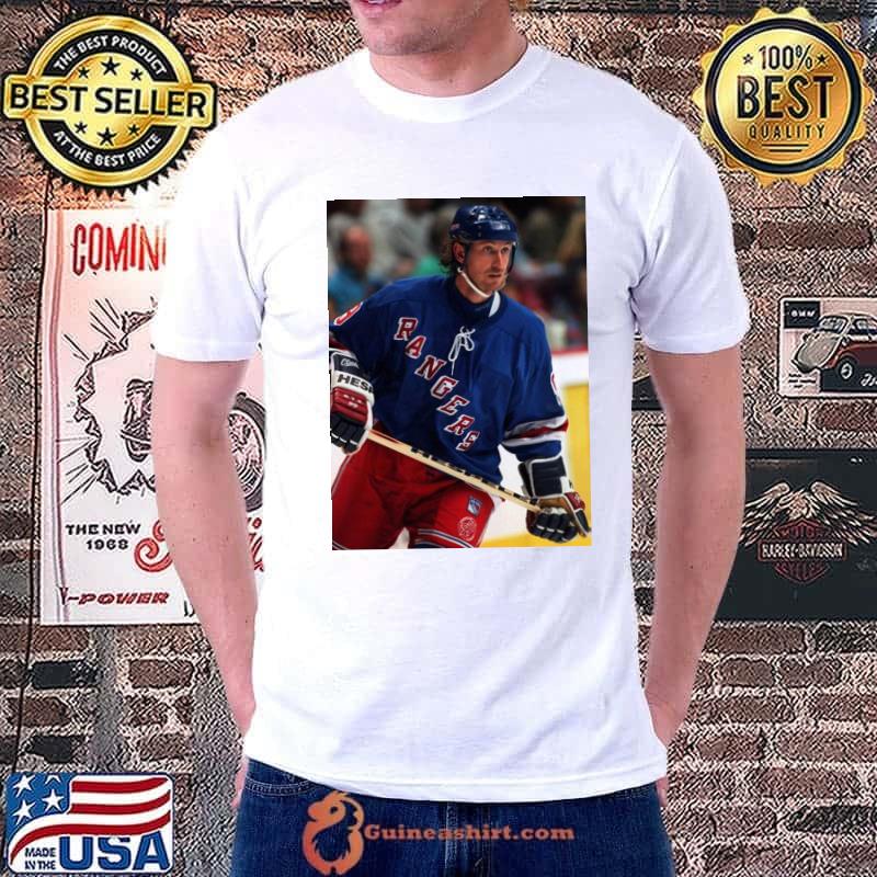 An old design of ice hockey legend wayne gretzky shirt