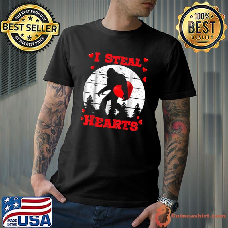 Bigfoot Valentine I Steal Hearts Bigfoot Valentine's Day Vintage T-Shirt