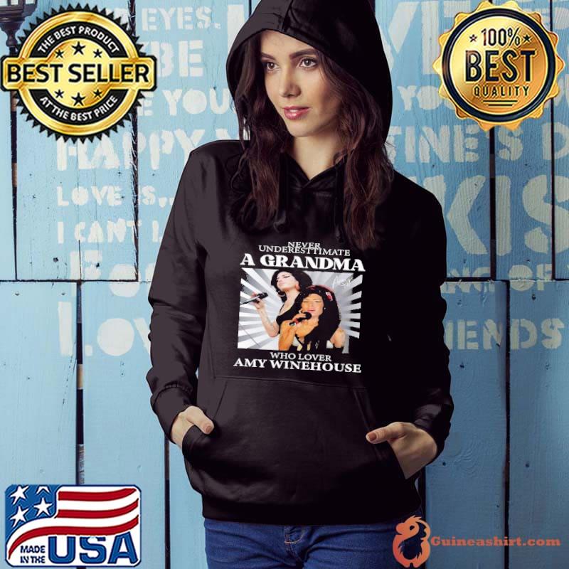 Never underestimate a grandma who lover Amy winehouse signature s Hoodie