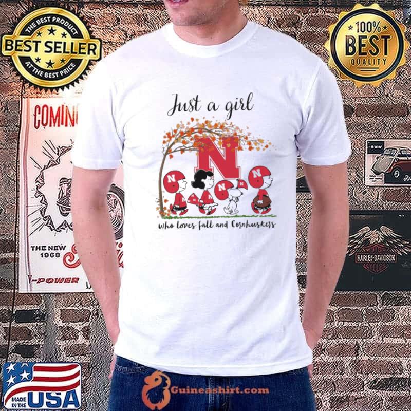 Just A Girl Who Loves Fall and Nebraska Cornhuskers Peanuts Cartoon Halloween Shirt