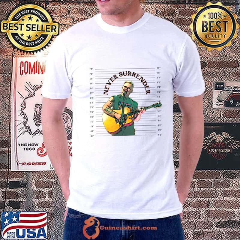 Never Surrender Zach Bryan Play Guitar Mugshot T-Shirt