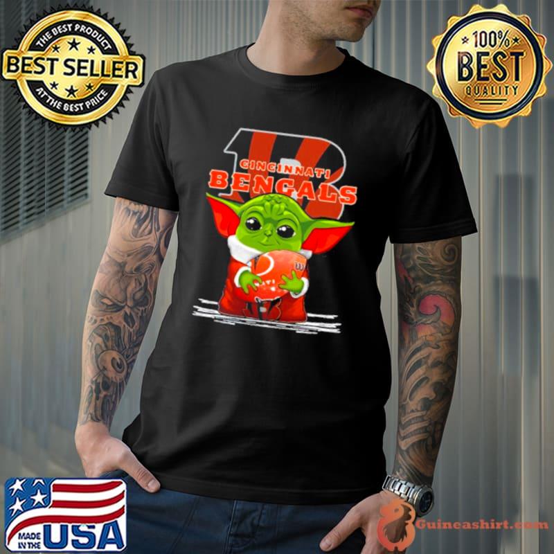 Master Yoda Hug Cincinnati Bengals Shirt