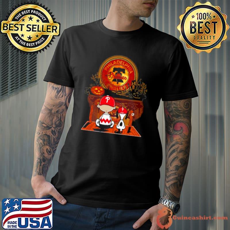 Peanut Snoopy And Charlie Brown Philadelphia Phillies Sitting Under Moon Halloween 2023 shirt