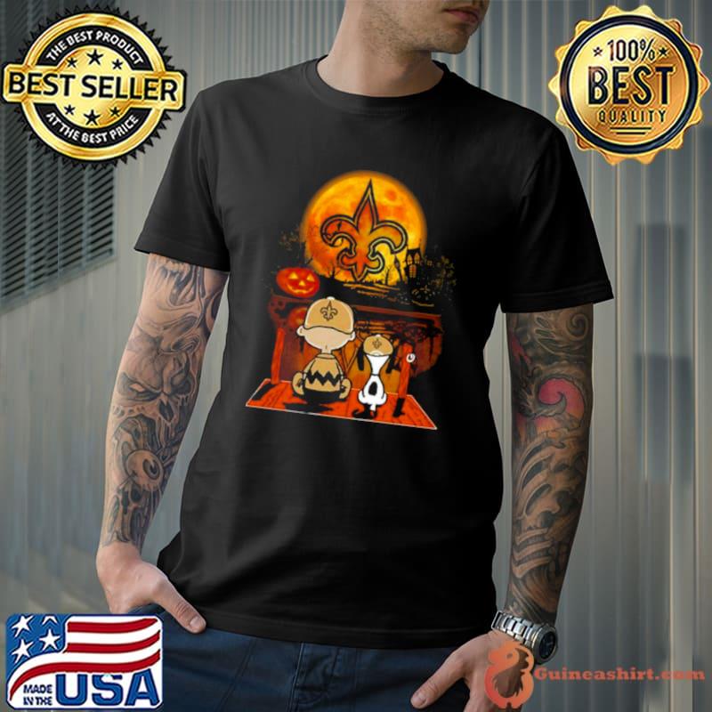 Snoopy And Charlie Brown New Orleans Saints Sitting Under Moon Halloween 2023 shirt