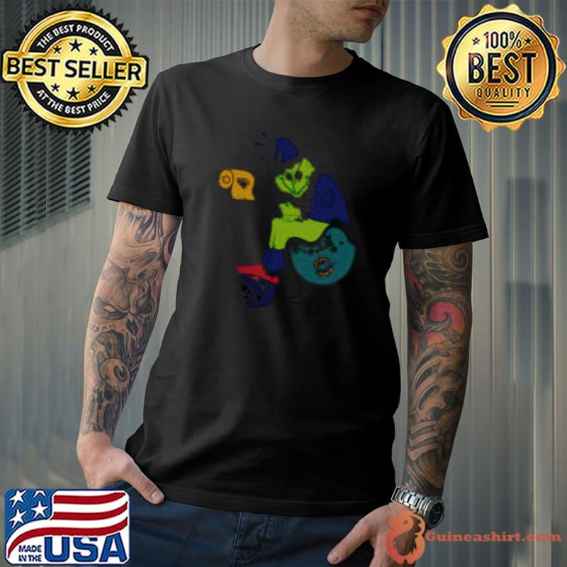 Santa Grinch Indianapolis Colts Shit On Miami Dolphins Toilet And New England Patriots Helmet Christmas shirt