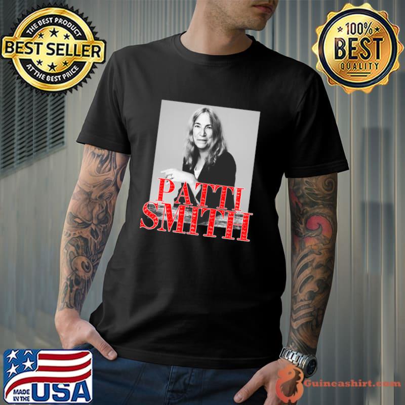 Premium american singer songwriter poet painter and author patti smith T-Shirt