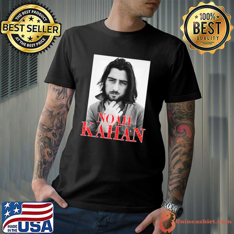 Premium american singer-songwriter who signed with Republic Records noah kahan T-Shirt