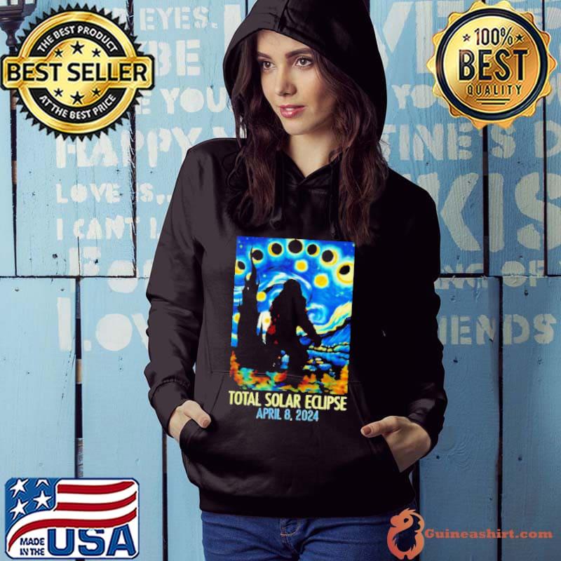 Sasquatch Bigfoot Staring at Solar Eclipse April 8th 2024 shirt