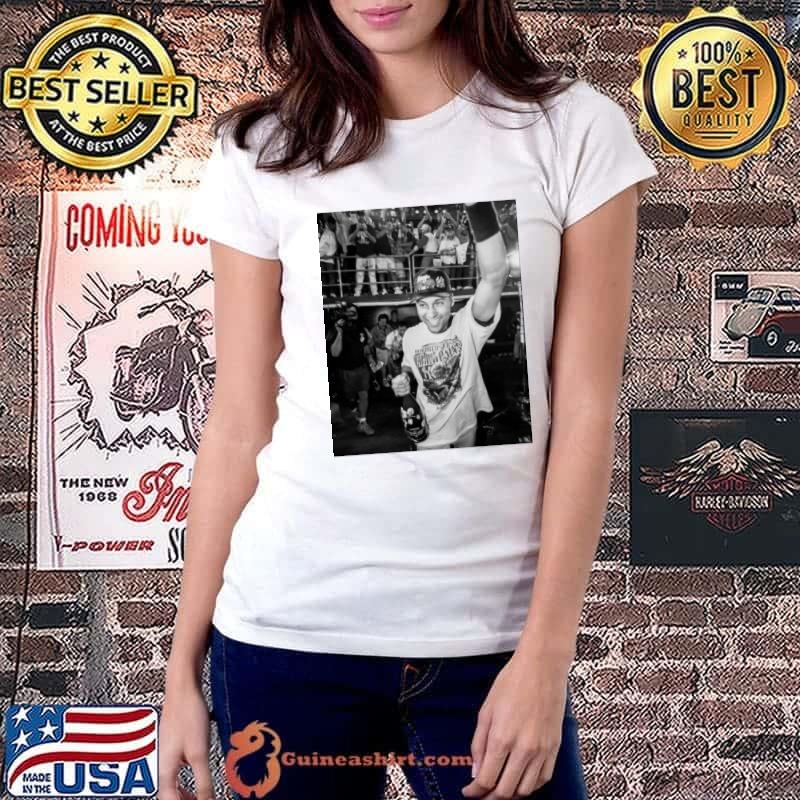 Derek Jeter Halftone American former professional baseball shortstop businessman T-Shirt
