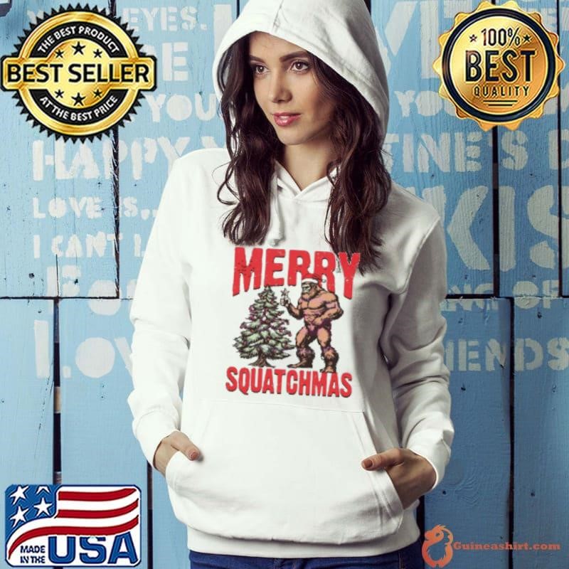Top Merry Squatchmas Bigfoot Santa hat Christmas Shirt